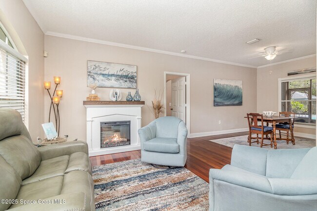 1510 Gardenton St NW in Palm Bay, FL - Foto de edificio - Building Photo