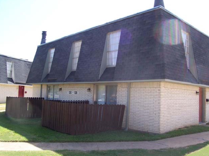 130-149 Highland Park Ct in Irving, TX - Building Photo