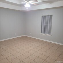 7 W Candlelight Ln in Edinburg, TX - Building Photo - Building Photo