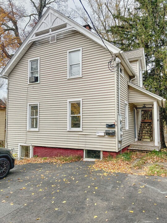 62 West St-Unit -B in New Milford, CT - Building Photo