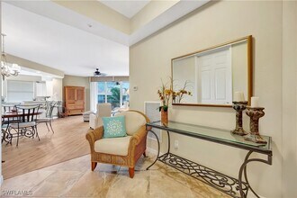 400 Flagship Dr, Unit 403 in Naples, FL - Foto de edificio - Building Photo