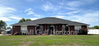 1051 Yellowstone Pass in Cantonment, FL - Building Photo