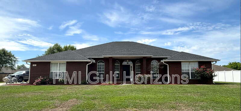 1051 Yellowstone Pass in Cantonment, FL - Building Photo