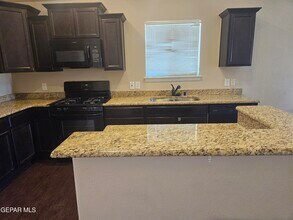 5814 Bywood St in Santa Teresa, NM - Building Photo - Building Photo