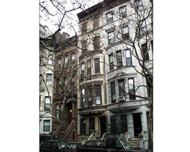 345 W 84th St in New York, NY - Foto de edificio - Building Photo