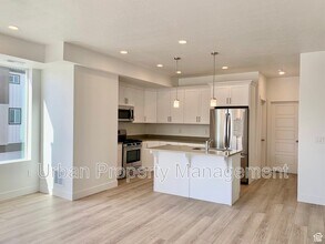 143 E Verdon Ct in Sandy, UT - Building Photo - Building Photo