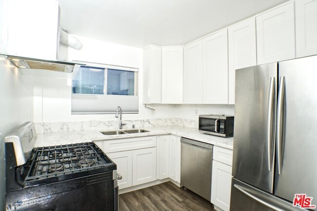 1522 N Harvard Blvd in Los Angeles, CA - Foto de edificio - Building Photo