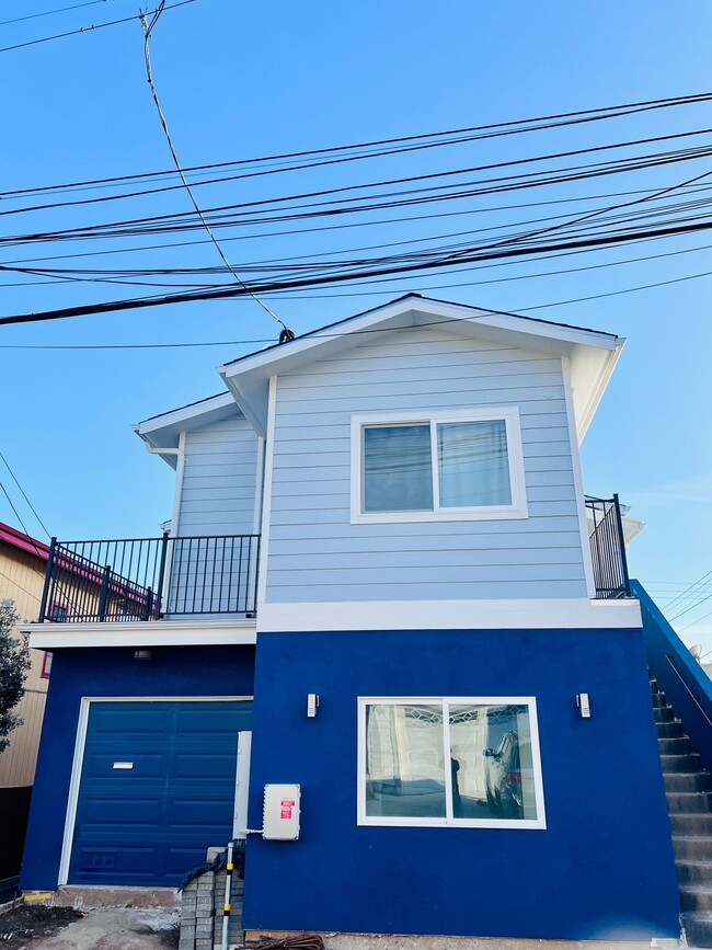 663 1st Ln in South San Francisco, CA - Building Photo - Building Photo