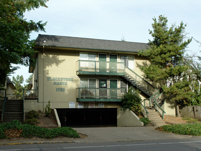 Blackstone Manor in Eugene, OR - Building Photo - Building Photo