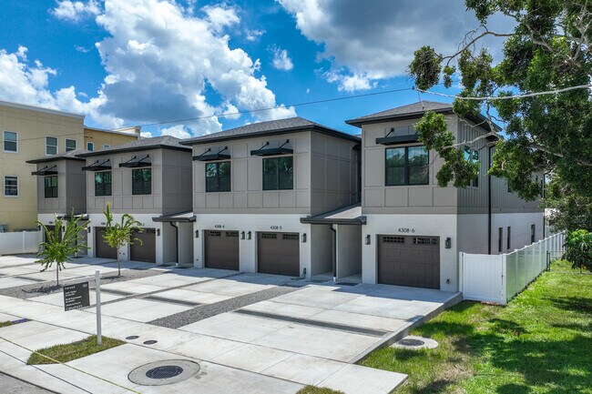 4308 W Gray St in Tampa, FL - Building Photo - Building Photo