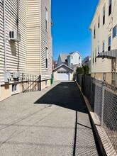 34 Medford St in Medford, MA - Building Photo - Building Photo