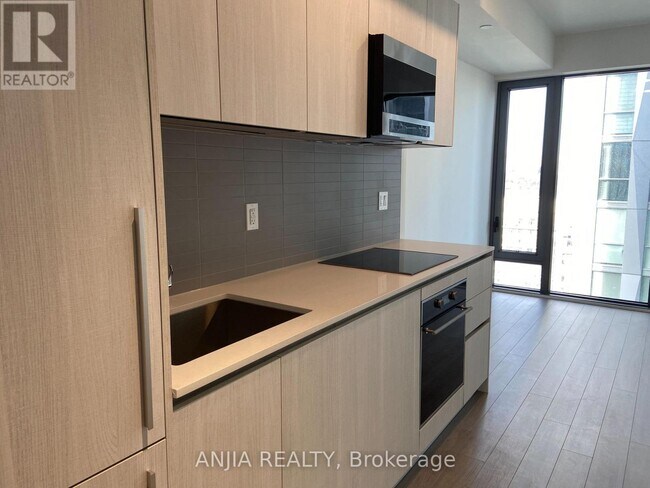 property at 8 Cumberland St