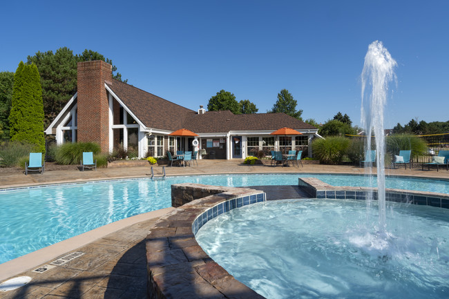 Hamptons of Cloverlane Apartments in Ypsilanti, MI - Building Photo - Building Photo