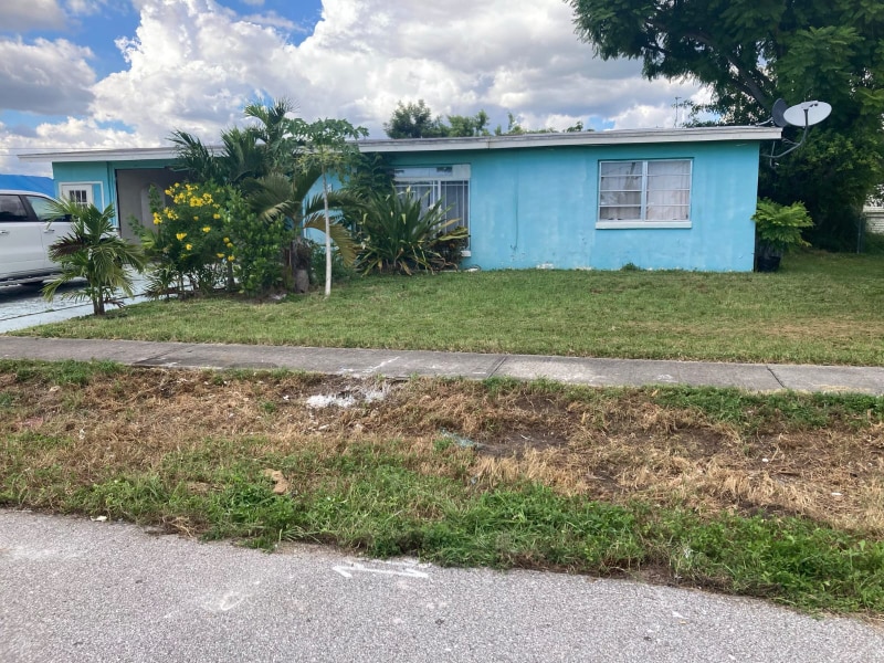 21458 Meehan Ave in Port Charlotte, FL - Building Photo