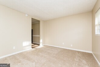 8191 Dunellen Ln in Jonesboro, GA - Building Photo - Building Photo