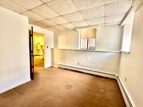 18 Medfield St, Unit B1 in Boston, MA - Foto de edificio - Building Photo