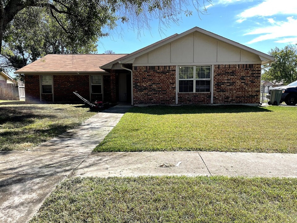 1806 Fairway Dr in Killeen, TX - Building Photo