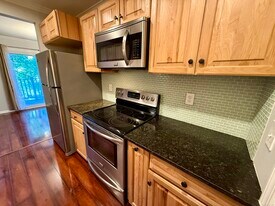 41 Rock Spring Rd in Stamford, CT - Building Photo
