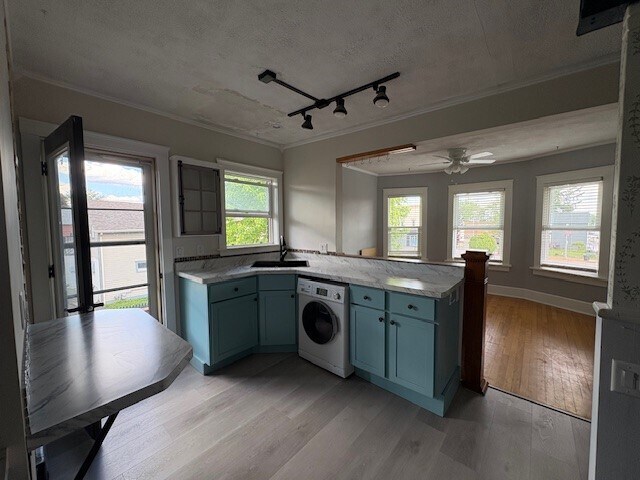 219 S 4th St, Unit Upper Unit in Stoughton, WI - Building Photo - Building Photo