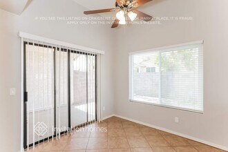921 S Val Vista Dr in Mesa, AZ - Foto de edificio - Building Photo