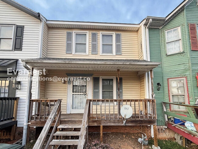 property at 426 Buckingham Cir