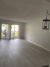 606 SW Natura Blvd, Unit 201 in Deerfield Beach, FL - Building Photo - Building Photo