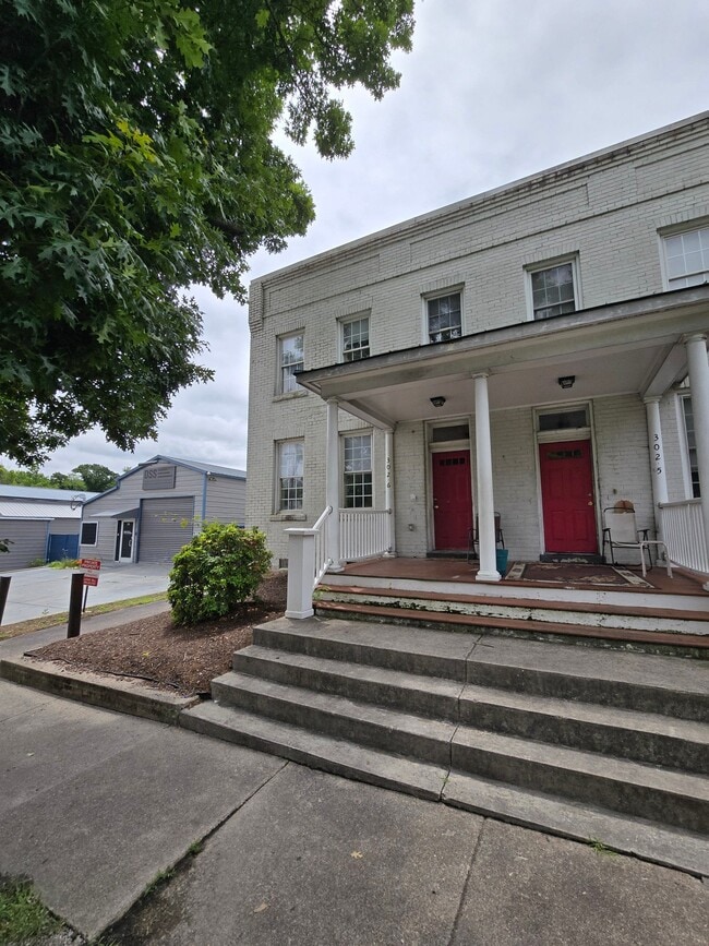 property at 212 E Wythe St