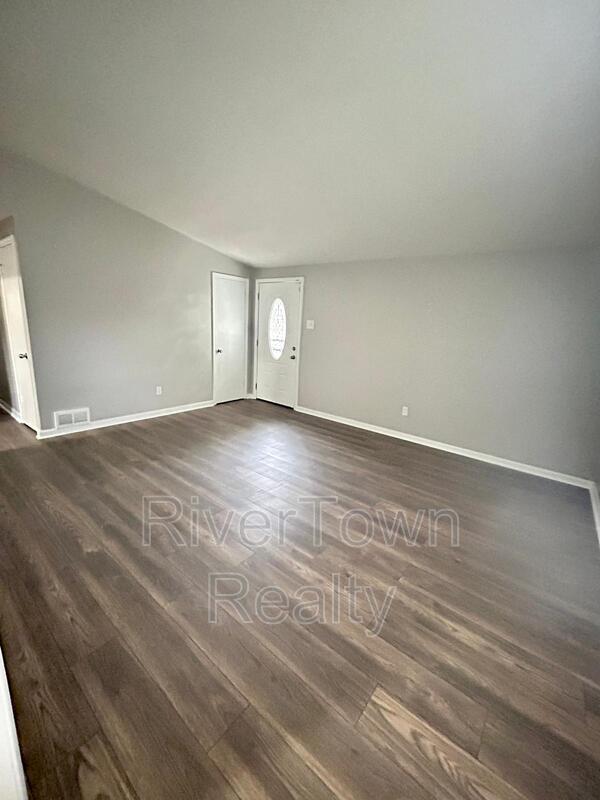 1316 E Raines Rd in Memphis, TN - Building Photo - Building Photo