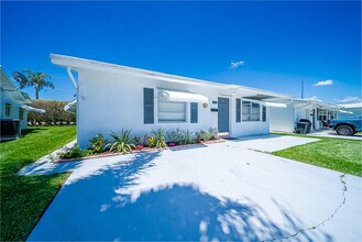 904 SW 24th St in Boynton Beach, FL - Building Photo - Building Photo
