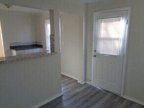 45321-45323 28th St E in Lancaster, CA - Building Photo - Building Photo