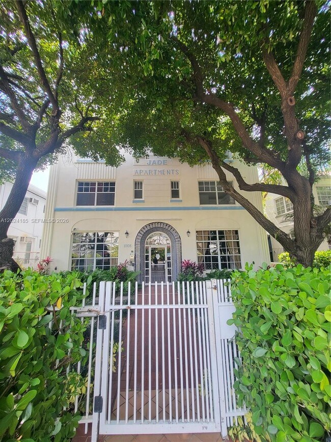 property at 1008 Jefferson Ave