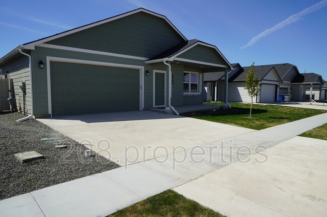 property at 4909 E Lentil St