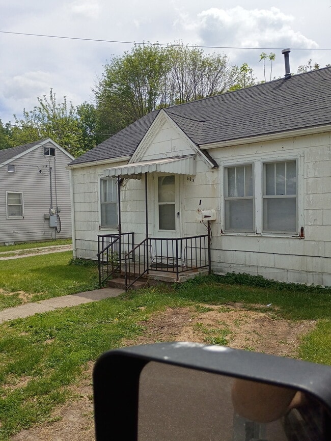 608 Macfarlane St in Mexico, MO - Building Photo - Building Photo