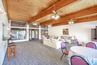 White Bear Royal in White Bear Lake, MN - Building Photo - Building Photo