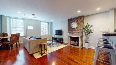 15 Union St, Unit 2 in Boston, MA - Building Photo - Building Photo