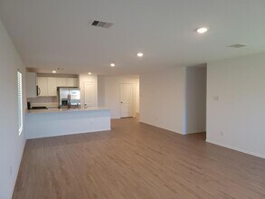 1804 Spyglass Dr in Navasota, TX - Building Photo - Building Photo