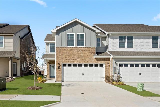 241 BERTH Ct in Cedar Hill, TX - Building Photo