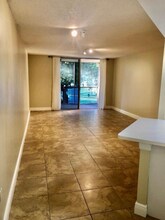 8343 Lake Dr in Doral, FL - Building Photo - Building Photo