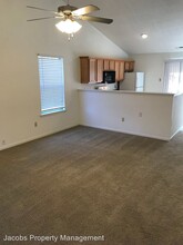 4918 W Millbrook Dr in Columbia, MO - Foto de edificio - Building Photo