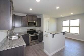 413 Barbet Dr in Centerton, AR - Building Photo - Building Photo