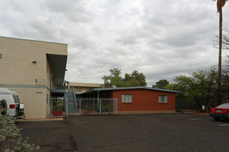 Randolph Place Apartments in Tucson, AZ - Building Photo - Building Photo