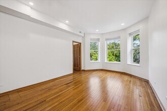 2751 W Logan Blvd in Chicago, IL - Building Photo - Building Photo