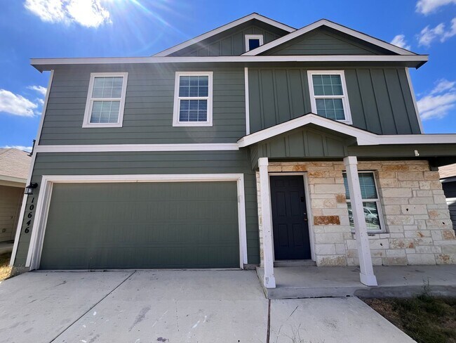 10646 Vinateros Dr in Converse, TX - Building Photo - Building Photo