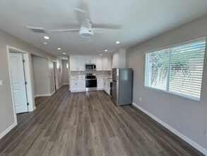 254 Quincy Ave in Long Beach, CA - Building Photo - Building Photo