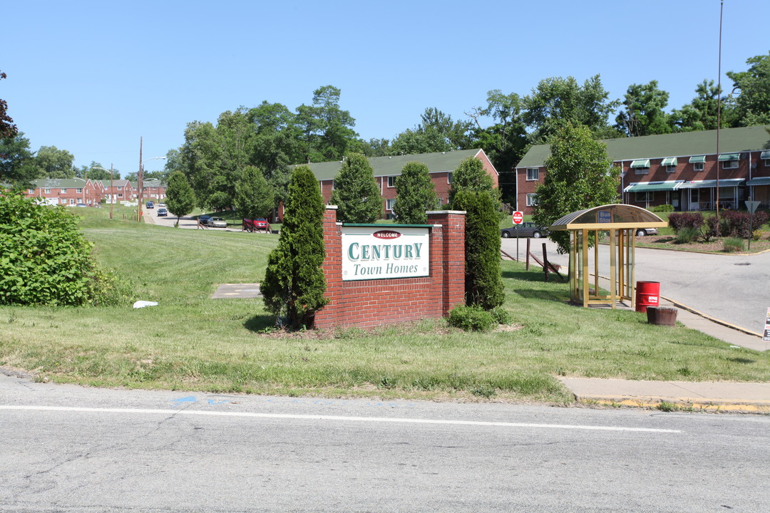 Century Townhomes in Clairton, PA - Building Photo