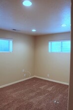 8457 Fayeway Dr in Sandy, UT - Building Photo - Building Photo