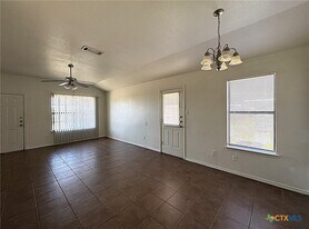 2812 Ashley Dr in Copperas Cove, TX - Building Photo