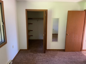 108 Willow Creek Ln in Hospers, IA - Building Photo - Building Photo