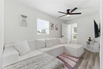 1 31st St S in St. Petersburg, FL - Building Photo - Building Photo