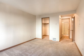 Meridian Place Apartments in Seattle, WA - Building Photo - Building Photo